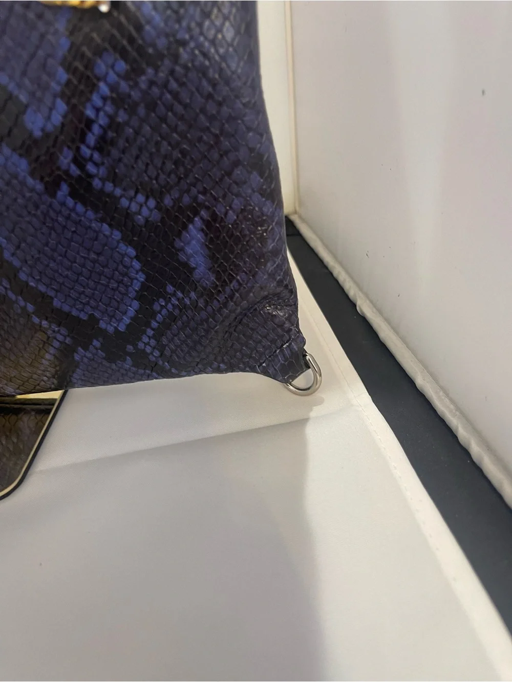 RARE Marc Jacobs Navy Snakeskin-Textured Charm Tote - Picture 9 of 11